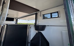Hästlastbilar  fordon & transport till salu: Nybyggd Hästbuss Renault Master i Partille - Bild 21