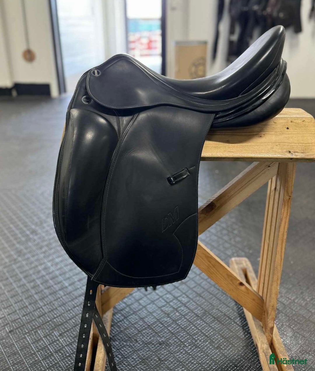 Sadlar hästutrustning till salu: REA 35% ErrePlus MO Dressyr 17”2  i Knivsta - Annons 1