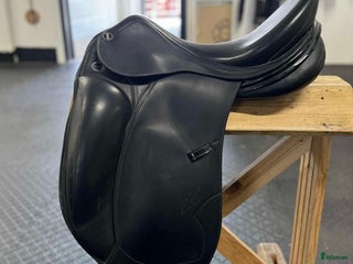 Sadlar hästutrustning till salu: REA 35% ErrePlus MO Dressyr 17”2 i Knivsta - Annons 17