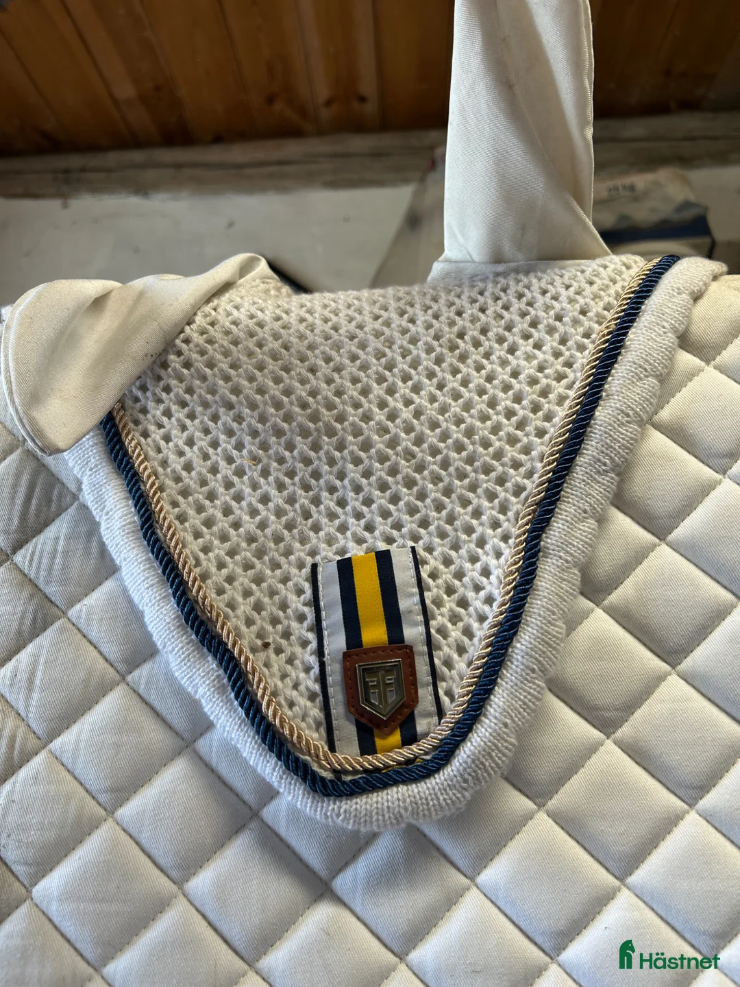 Schabrak & Vojlockar hästutrustning till salu: Trinity tävlings schabrak och huva - Annons 2