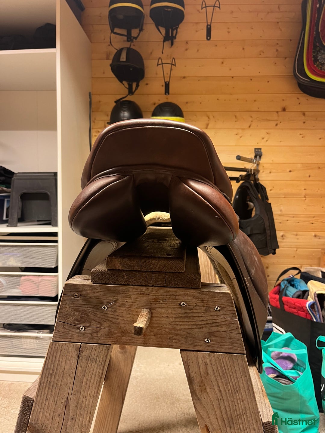 Sadlar hästutrustning till salu: Hoppsadel i Diö - Annons 2