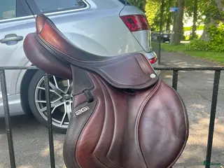 Sadlar hästutrustning CWD MADEMOISELLE 2GS 17” i Göteborg - Annons 8