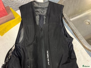 Säkerhetsvästar ryttarutrustning till salu: FAE airbag väst i Vimmerby - Annons 5