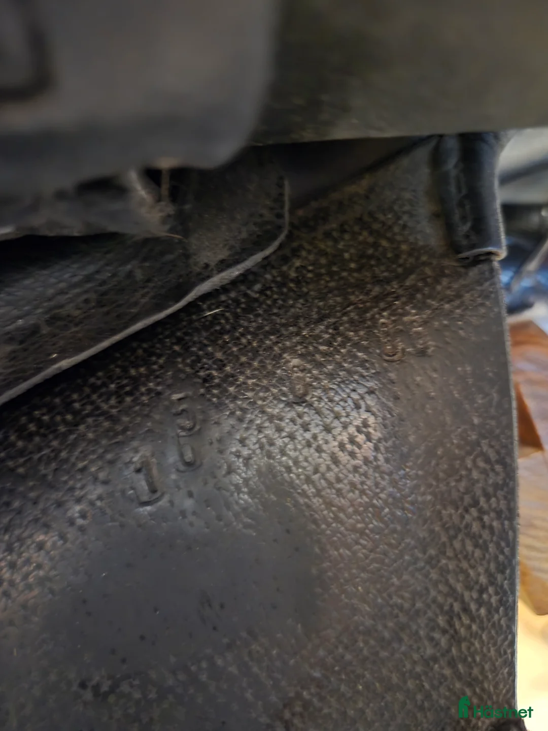 Sadlar hästutrustning till salu: Svart Globussadel i Jordbro - Annons 5