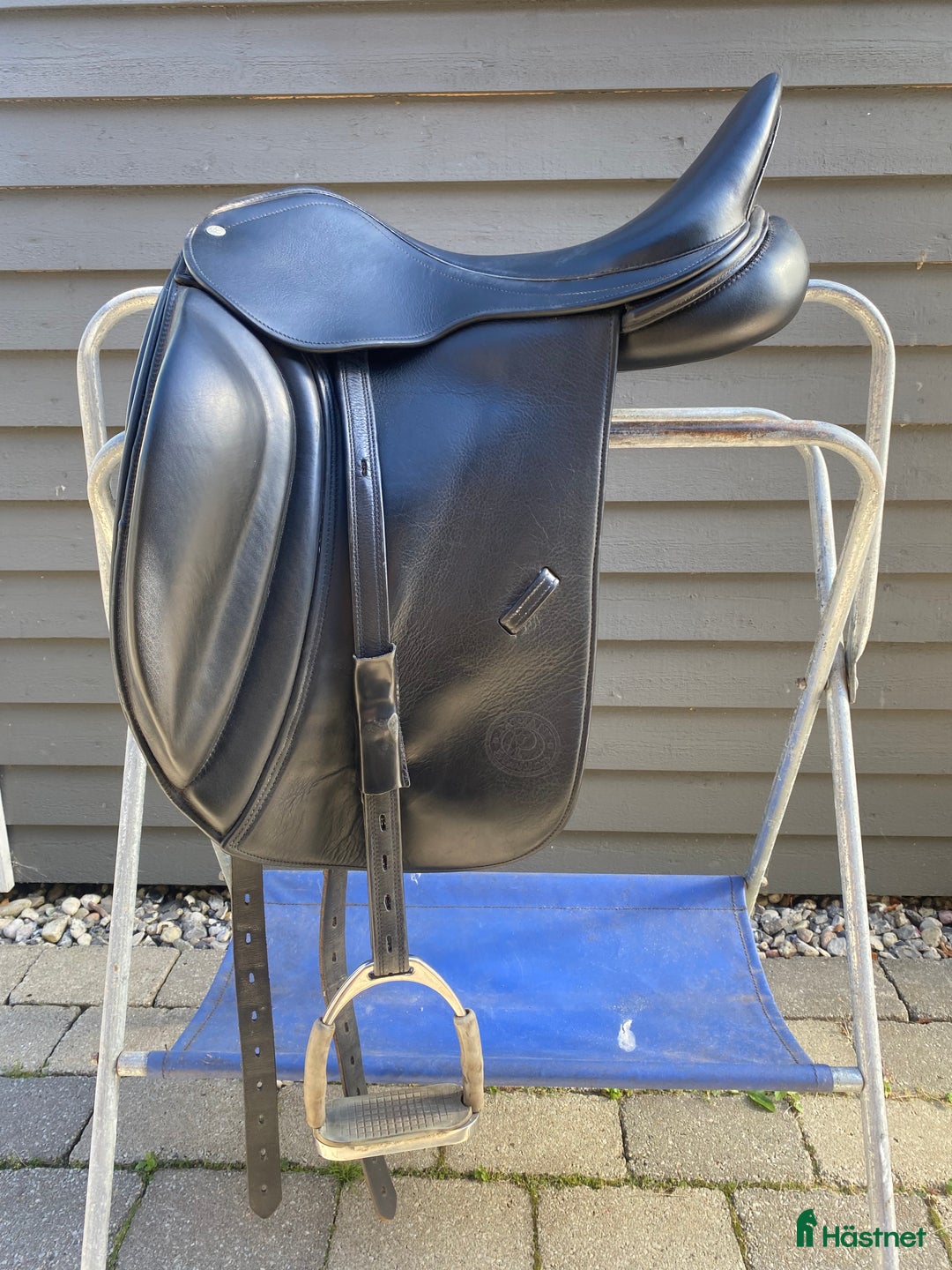 Sadlar hästutrustning till salu: Pariani dressyrsadel i Ängelholm - Annons 1