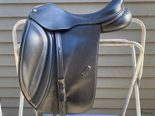 Sadlar hästutrustning till salu: Pariani dressyrsadel i Ängelholm - Annons 16