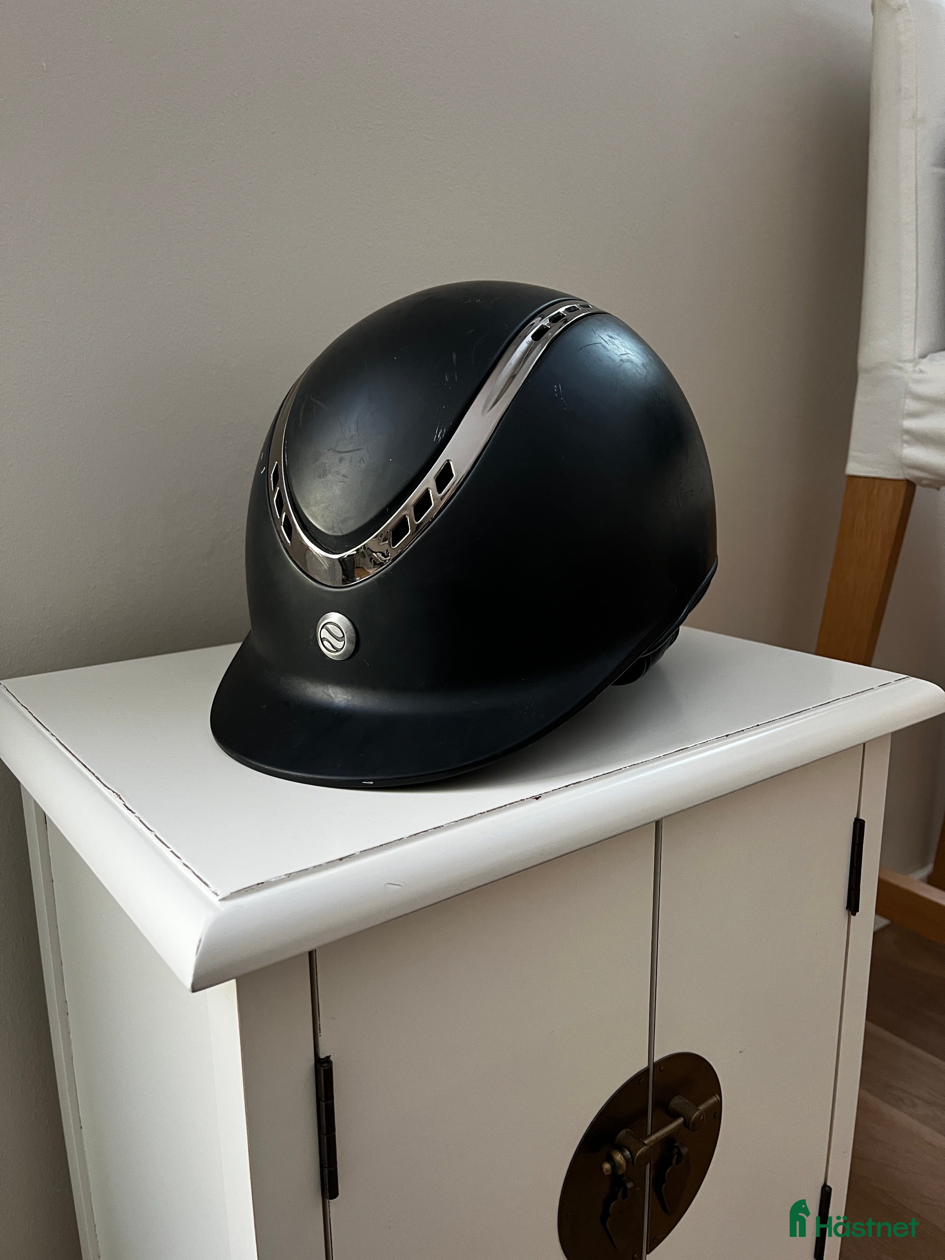 Hjälmar ryttarutrustning till salu: Back on track hjälm  i Västra Frölunda - Annons 1