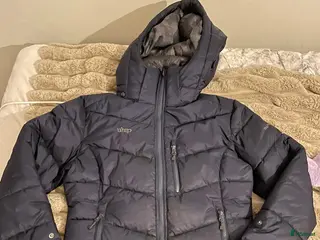 Jackor & Kavajer ryttarutrustning till salu: Uhip jacka i super fint skick! - Annons 5