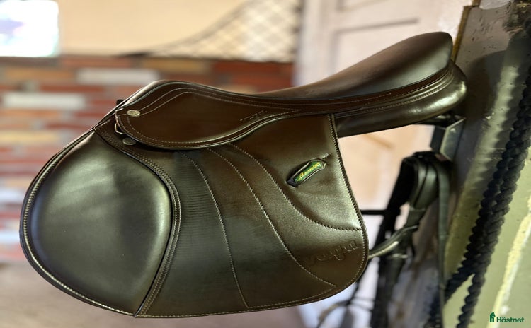 Sadlar hästutrustning till salu i Färjestaden - Annons 4