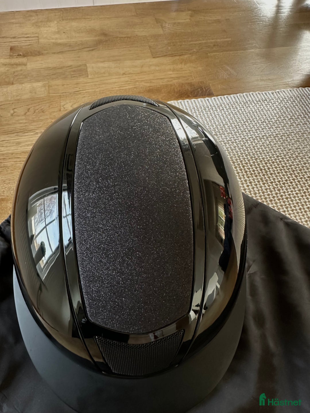 Hjälmar ryttarutrustning till salu: HKM Ridhjälm med solskärm i Tidaholm - Annons 3