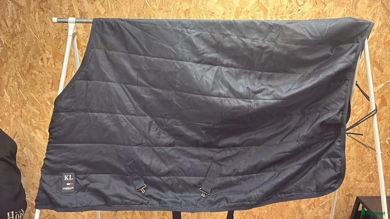 Täcken hästutrustning Kingsland stalltäcke 100 gram, stl 125 - Annons 2