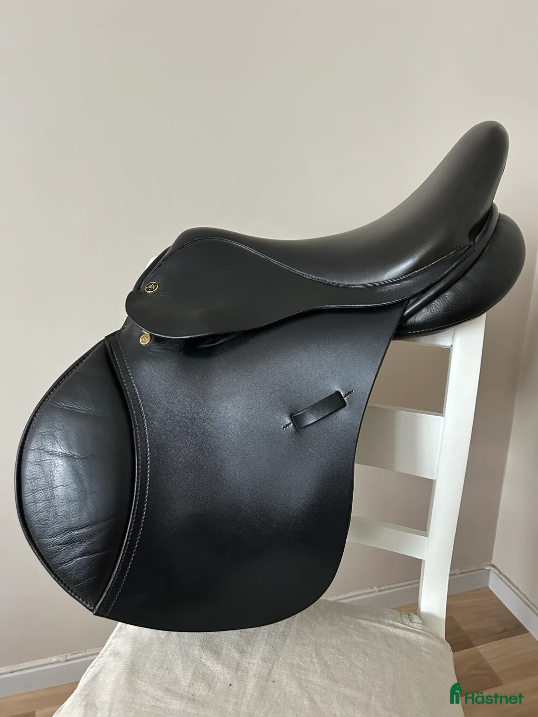 Sadlar hästutrustning till salu: Morris and Nolan 15,5 ADJ - Annons 1