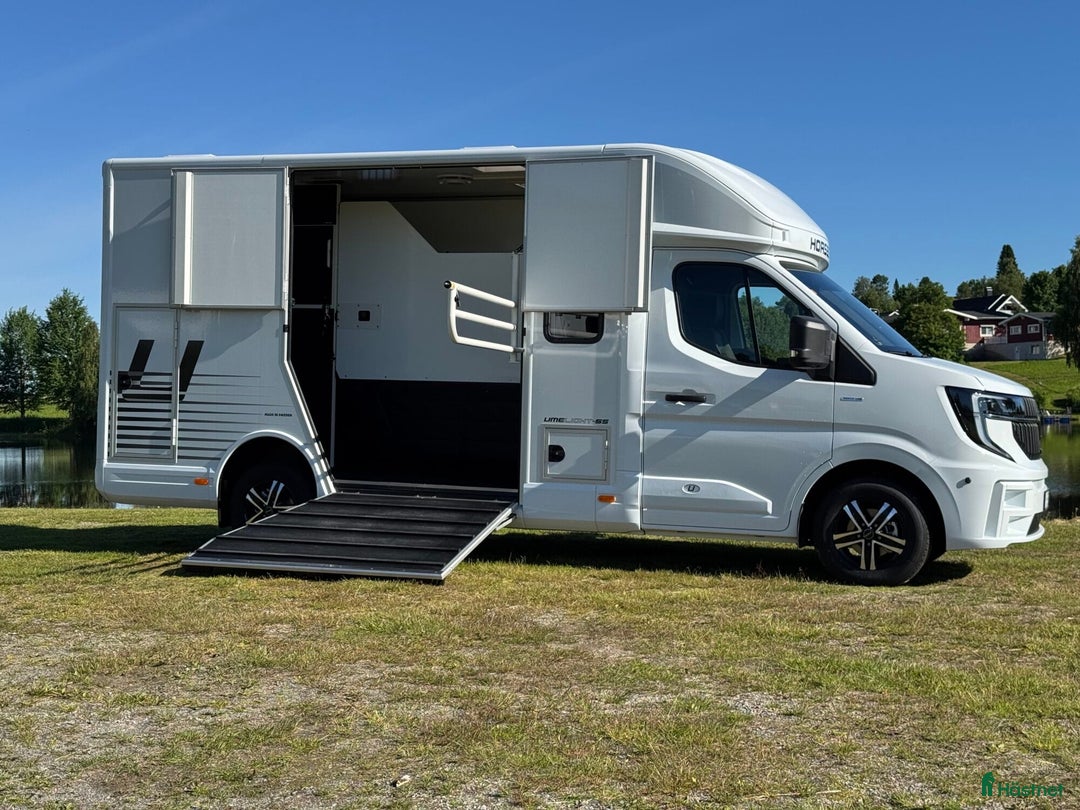 Hästlastbilar  fordon & transport till salu: UME Light5-S Stuteri i Borlänge - Annons 2