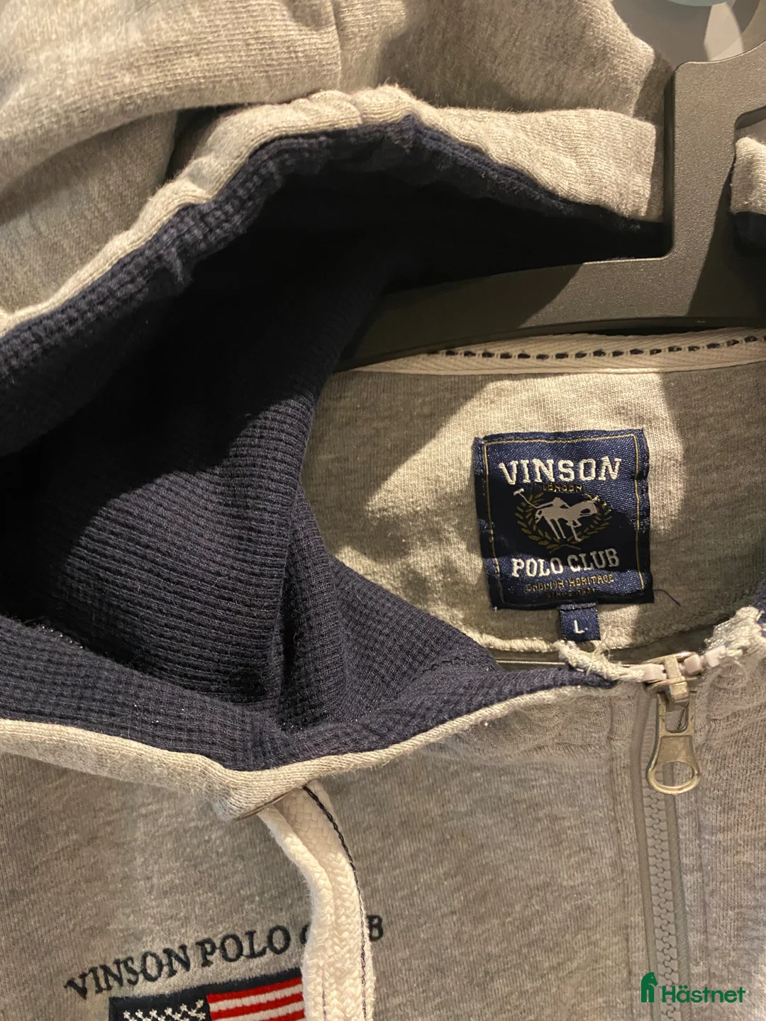 Övrigt Ridkläder ryttarutrustning till salu: Snygg grå hoodie Vinson polo club - Annons 5