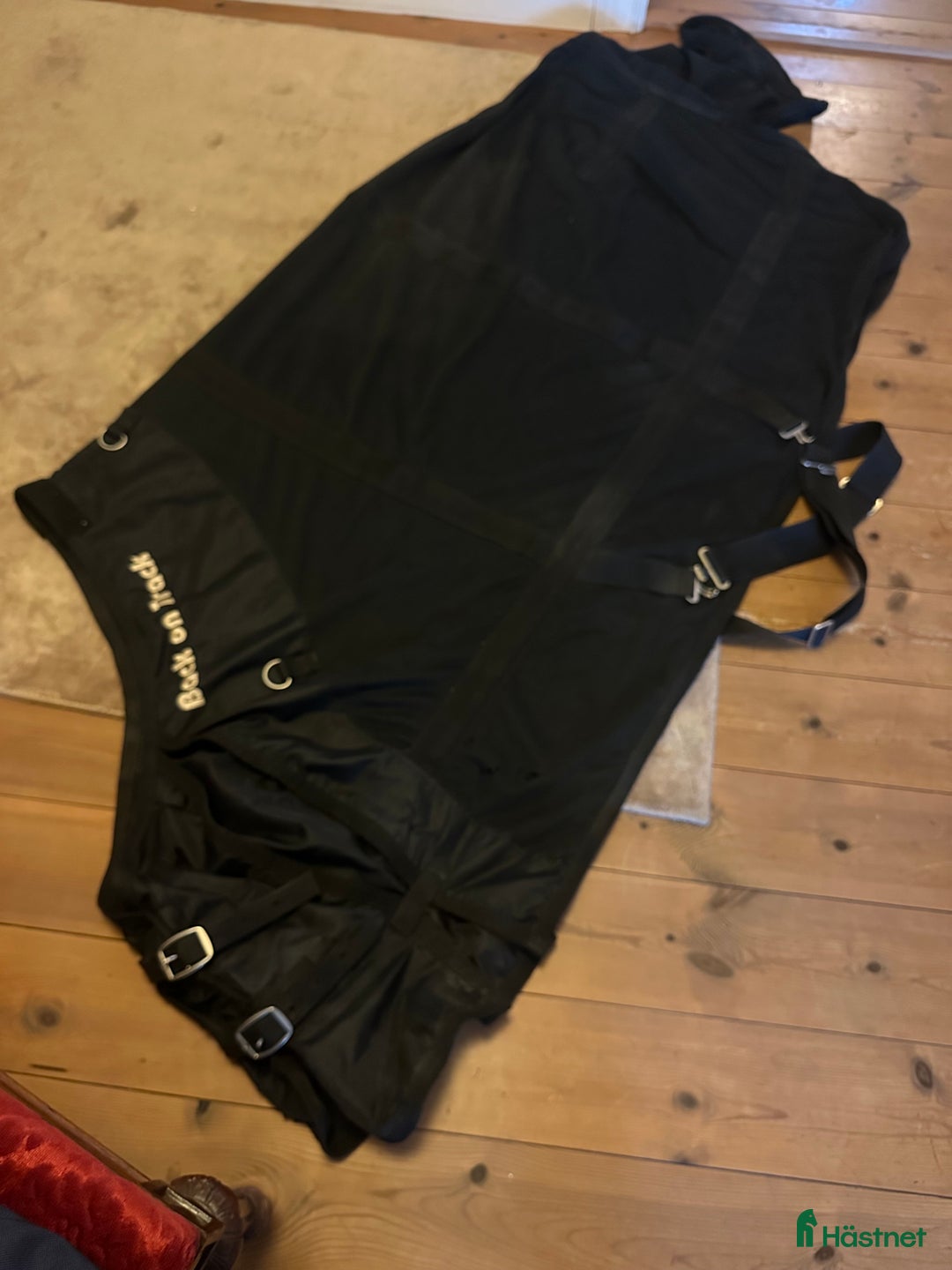 Täcken hästutrustning till salu: Back on track nättäcke 125 i Uppsala - Annons 1