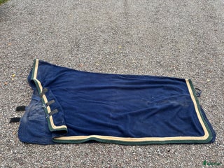 Täcken hästutrustning till salu: Fleece täcke XL i Sollerön - Annons 13