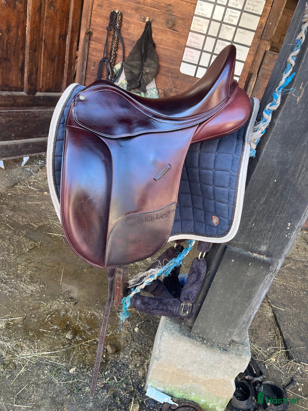 Sadlar hästutrustning till salu: Bates Isabell 17.5 i Oxie - Annons 4