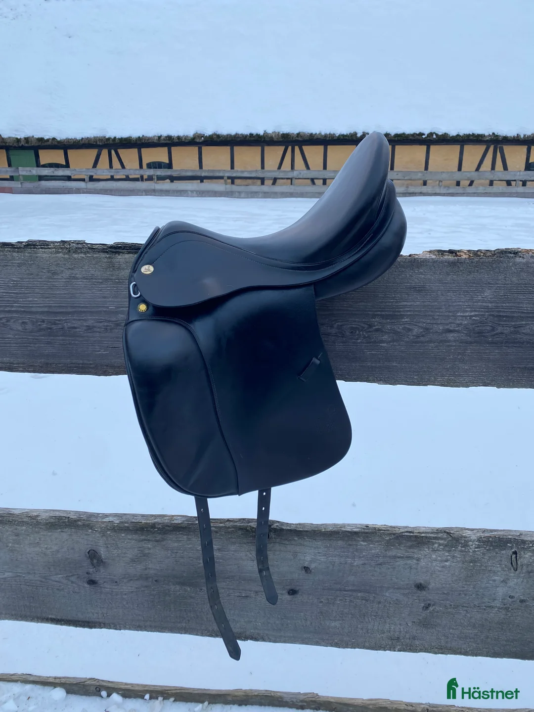 Sadlar hästutrustning till salu: Välvårdad prestige dressyr sadel  - Annons 2