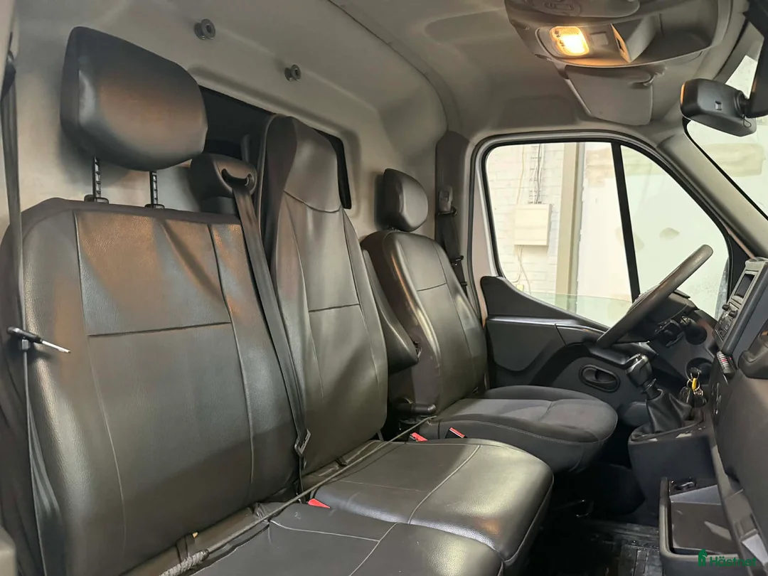 Hästlastbilar  fordon & transport till salu: Hästlastbil - 3 sittplatser och stuteri-inredning i Köping - Annons 8