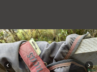 Täcken hästutrustning till salu: Bucas slitet regntäcke i Söderhamn - Annons 4