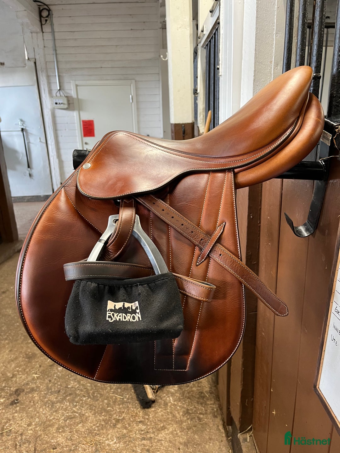 Sadlar hästutrustning till salu: Butet hoppsadel i Vaxholm - Annons 6