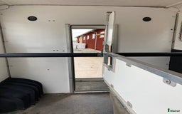 Hästlastbilar  fordon & transport till salu: Peugeot Equi-trek 3-sits från 2012. 950kg lastvikt i Täby - Bild 6