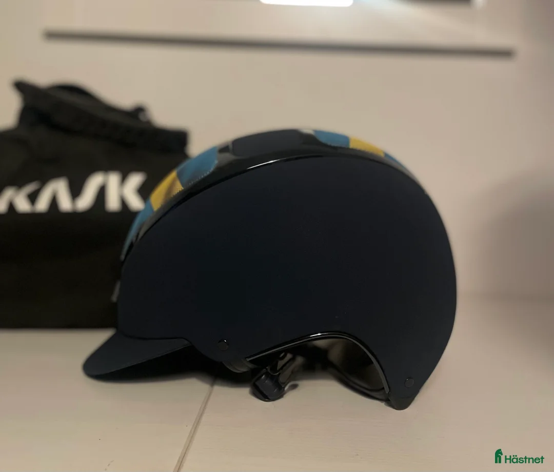 Hjälmar ryttarutrustning till salu: Kask ridhjälm  - Annons 2
