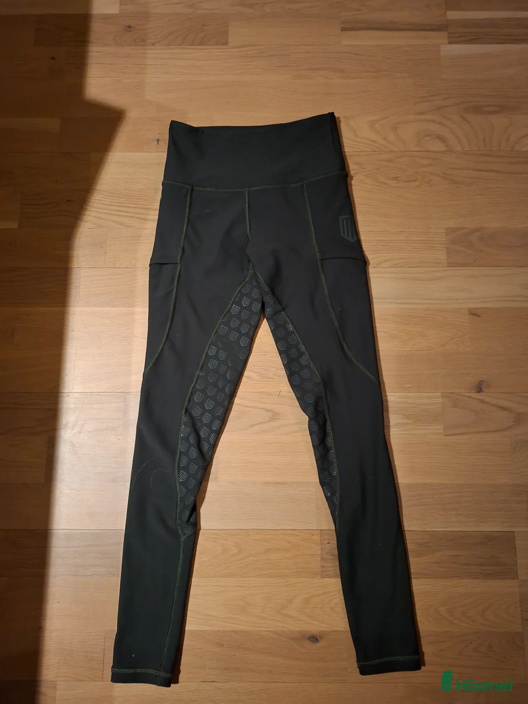 Ridbyxor ryttarutrustning till salu: Maya delorez ridbyxor i Örebro - Annons 1