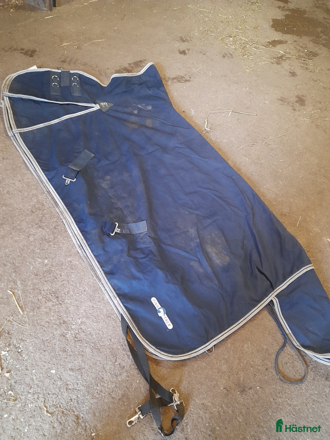 Täcken hästutrustning till salu: Finn tack täcke i Kalmar - Annons 1