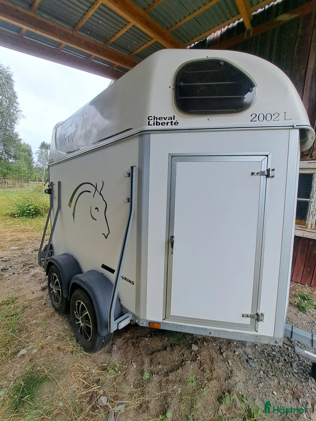 Hästtransporter  fordon & transport till salu: Cheval liberte nyrenoverad  - Annons 1