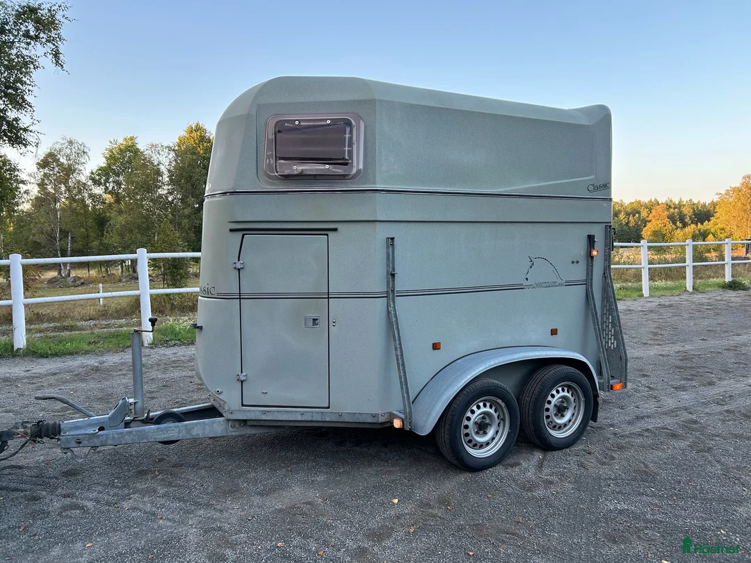 Hästtransporter  fordon & transport till salu: Böckmann hästtransport i Järna - Annons 1