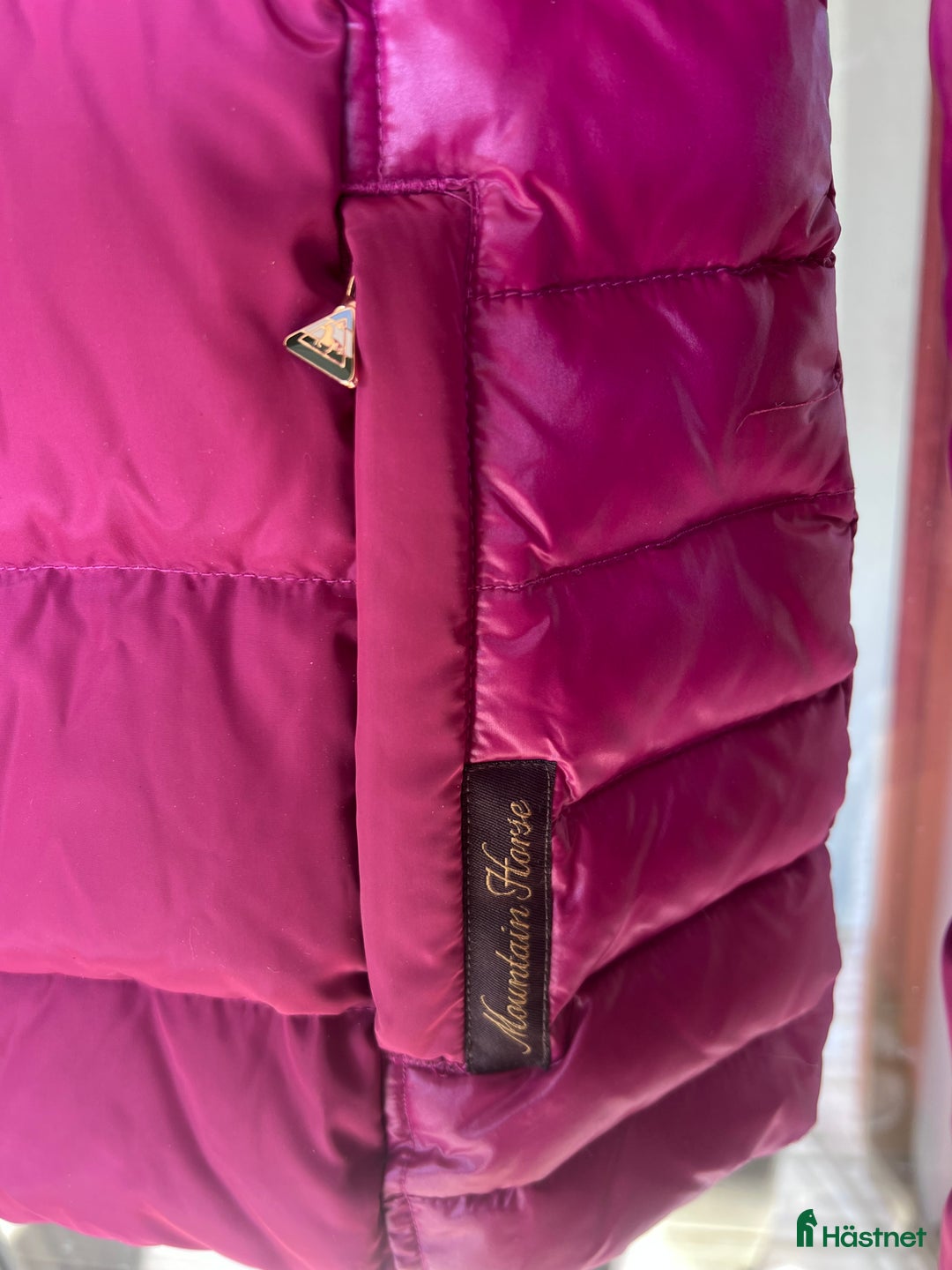 Jackor & Kavajer ryttarutrustning till salu: Mountain Horse Belvedere dunjacka i Lidingö - Annons 5