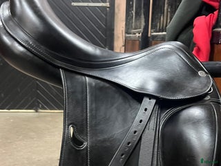 Sadlar hästutrustning till salu: Equipe Emporio dressyrsadel i Vintrosa - Annons 22