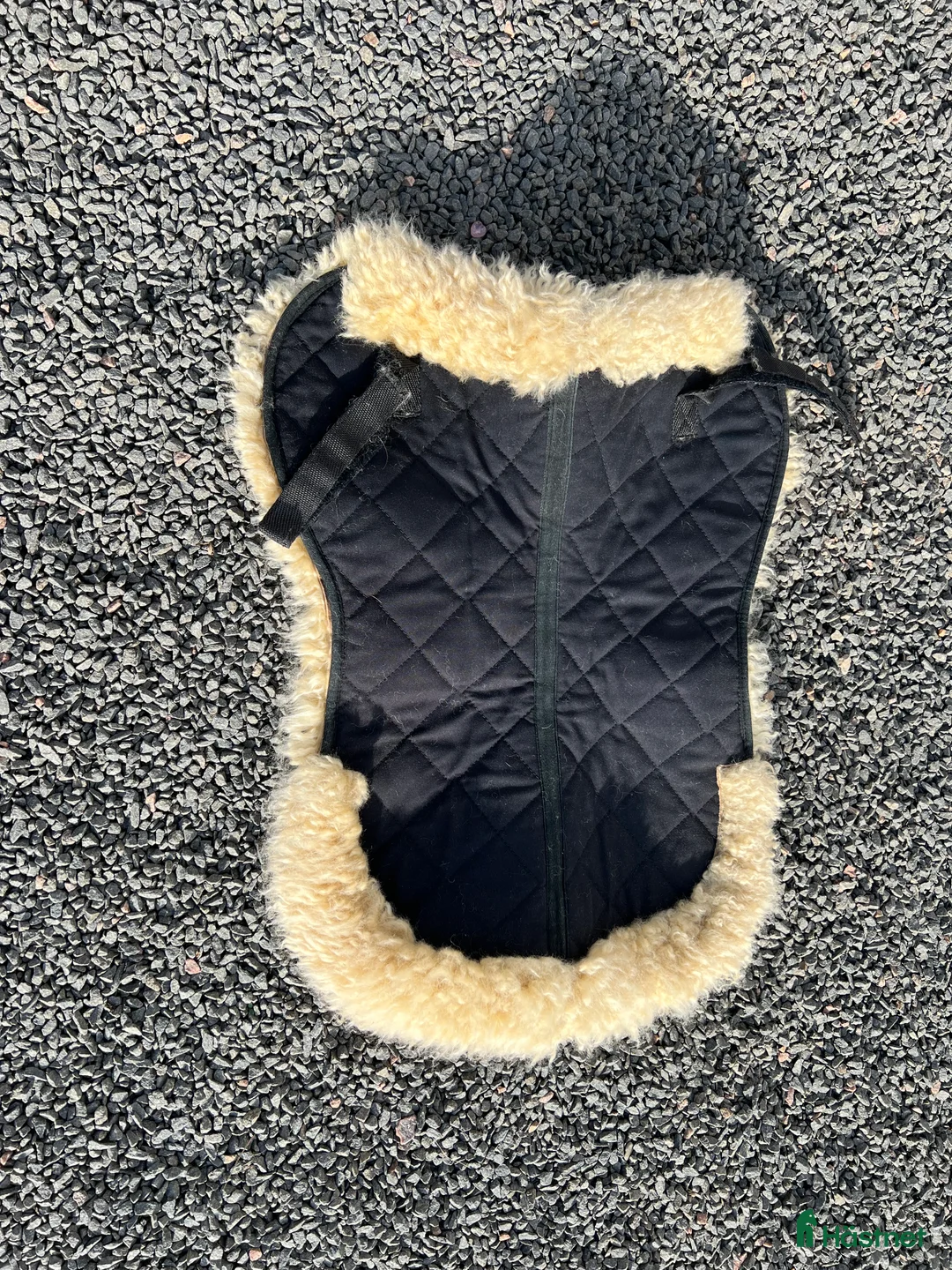 Sadeltillbehör hästutrustning till salu: Fårskinnspad i Jonstorp - Annons 2