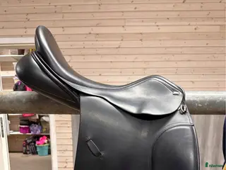 Sadlar hästutrustning Dressyr sadel bytes? - Annons 3