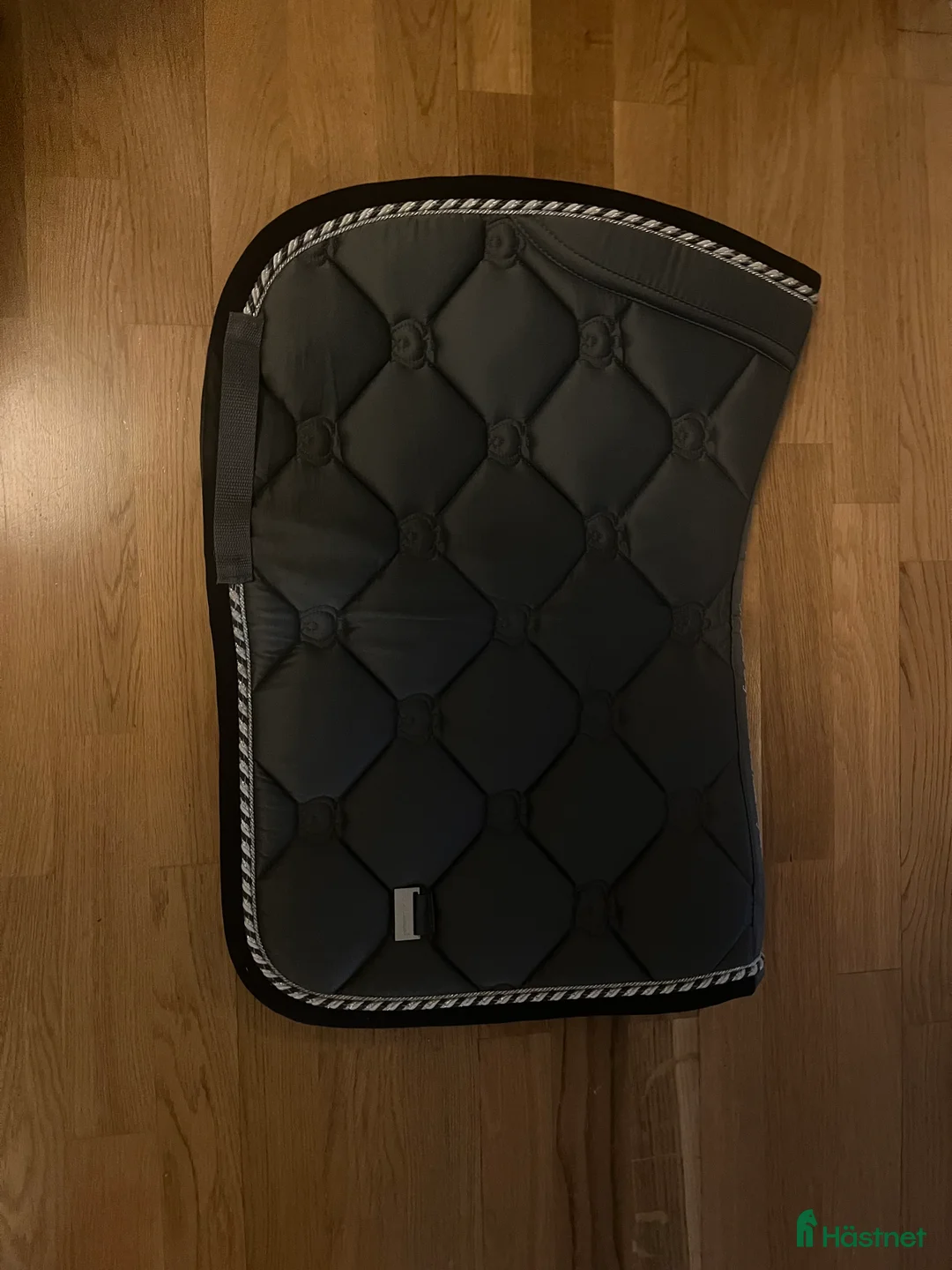 Schabrak & Vojlockar hästutrustning till salu: Två märkes schabrak  i Helsingborg - Annons 1