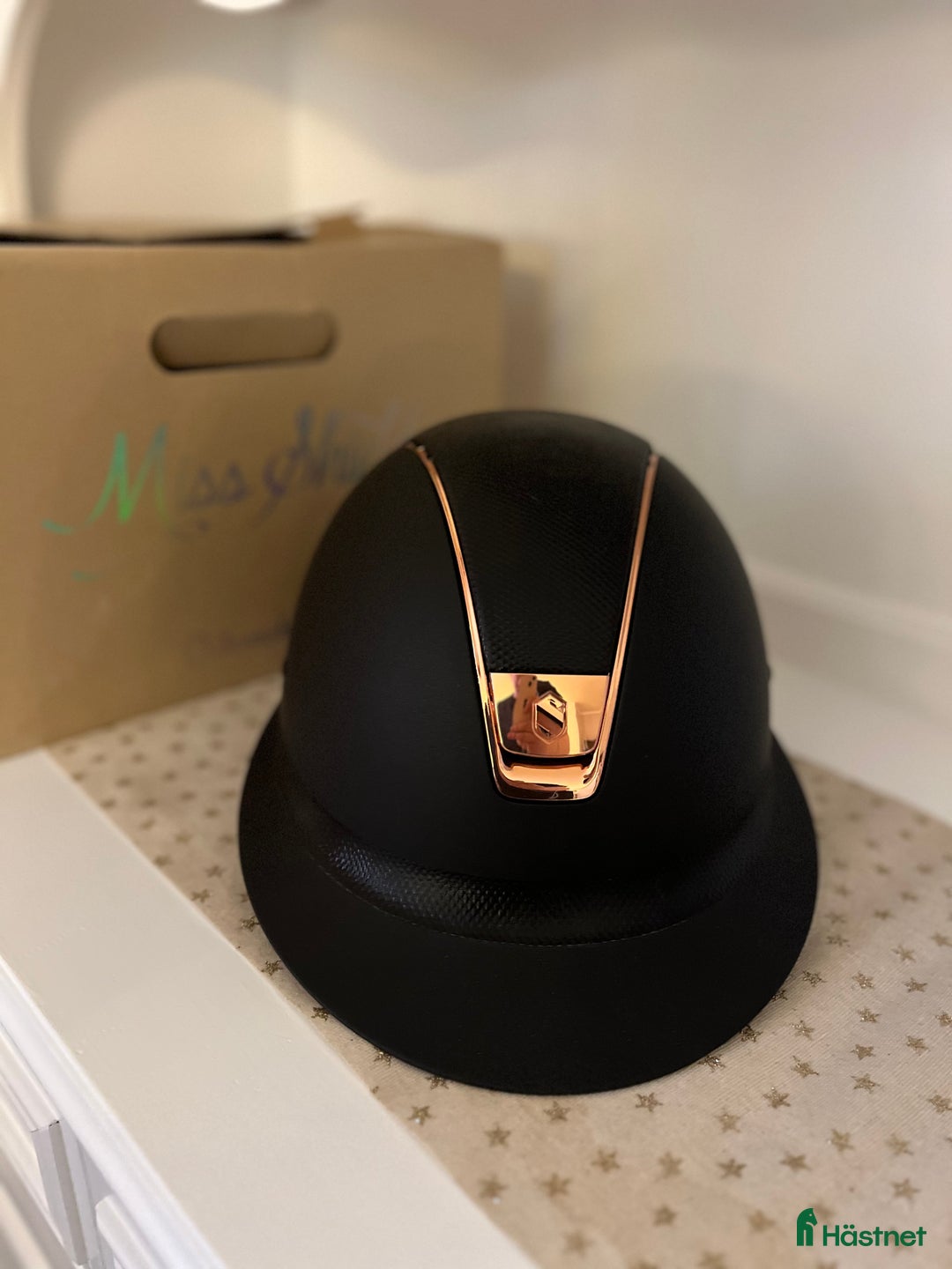 Hjälmar ryttarutrustning till salu: CHANS! NY SAMSHIELD FÖR HALVA PRISET! i Stånga - Annons 2