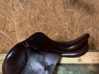 Sadlar hästutrustning till salu: Prestige roma jump i Luleå - Annons 1