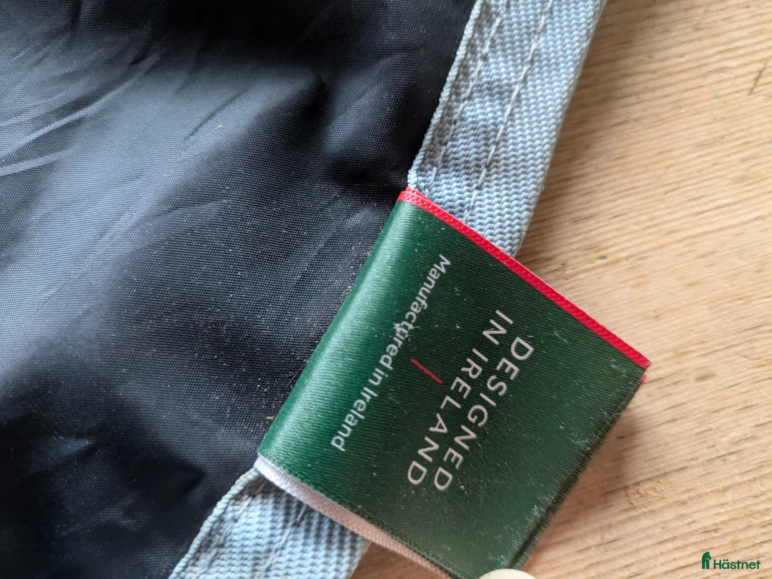 Täcken hästutrustning till salu: Halstäcke Amigo Horseware  - Annons 7