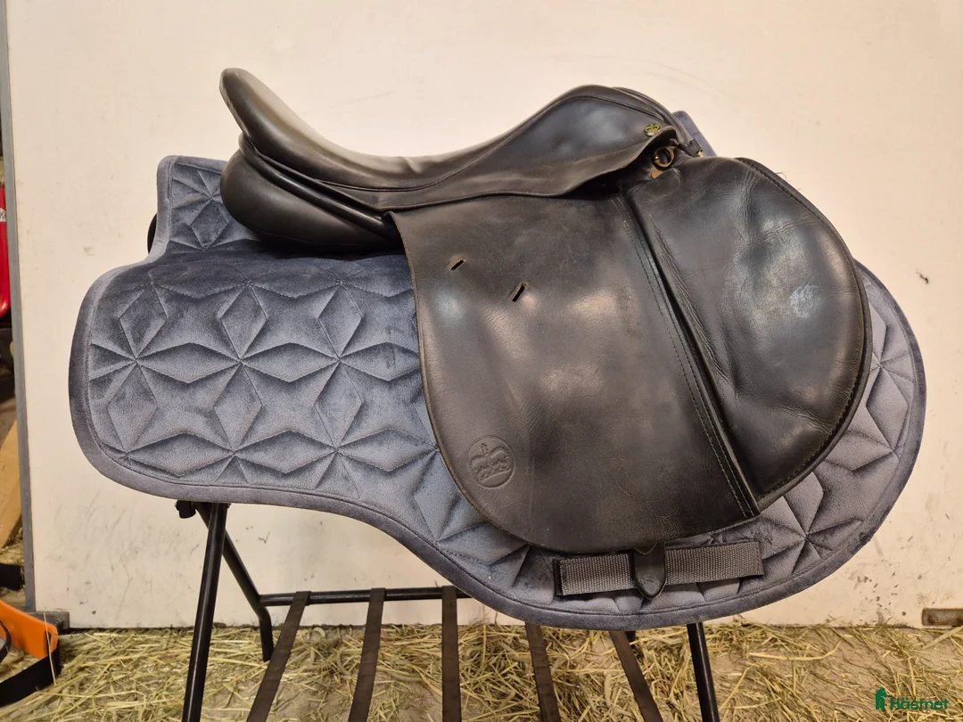 Sadlar hästutrustning till salu: Fin sadel - Annons 2
