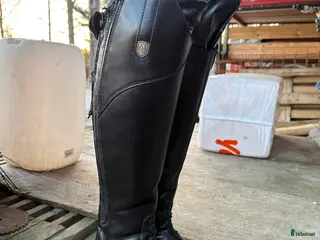 Ridstövlar ryttarutrustning till salu: Fina ridstövlar - Annons 1