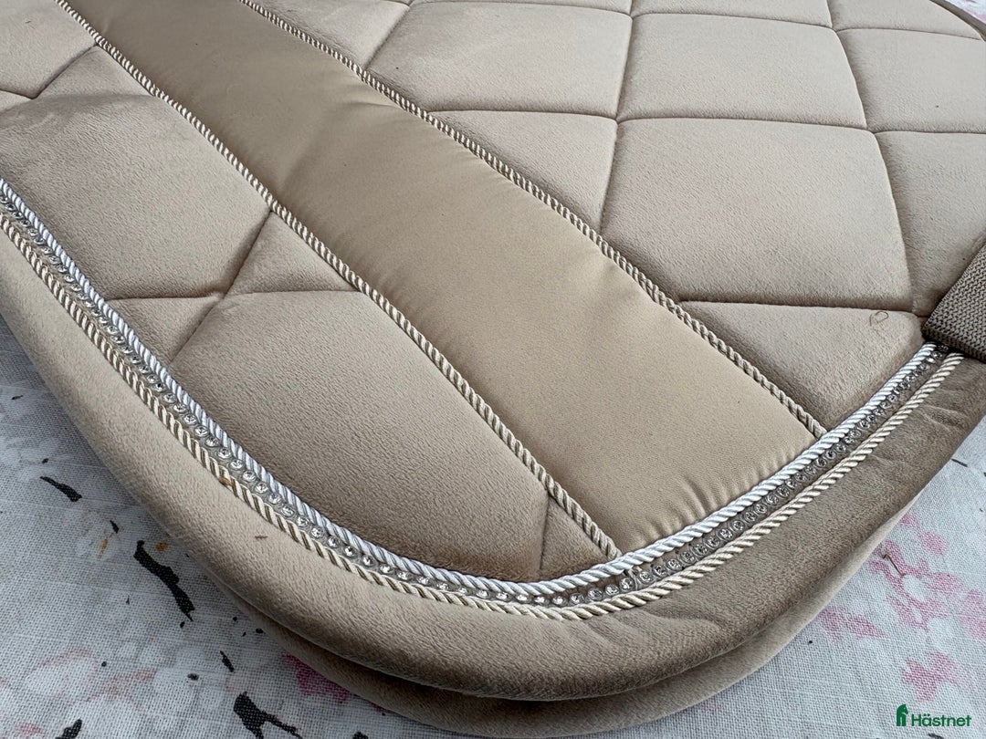 Schabrak & Vojlockar hästutrustning till salu: Två nya schabrak ponny i Vaggeryd - Annons 2