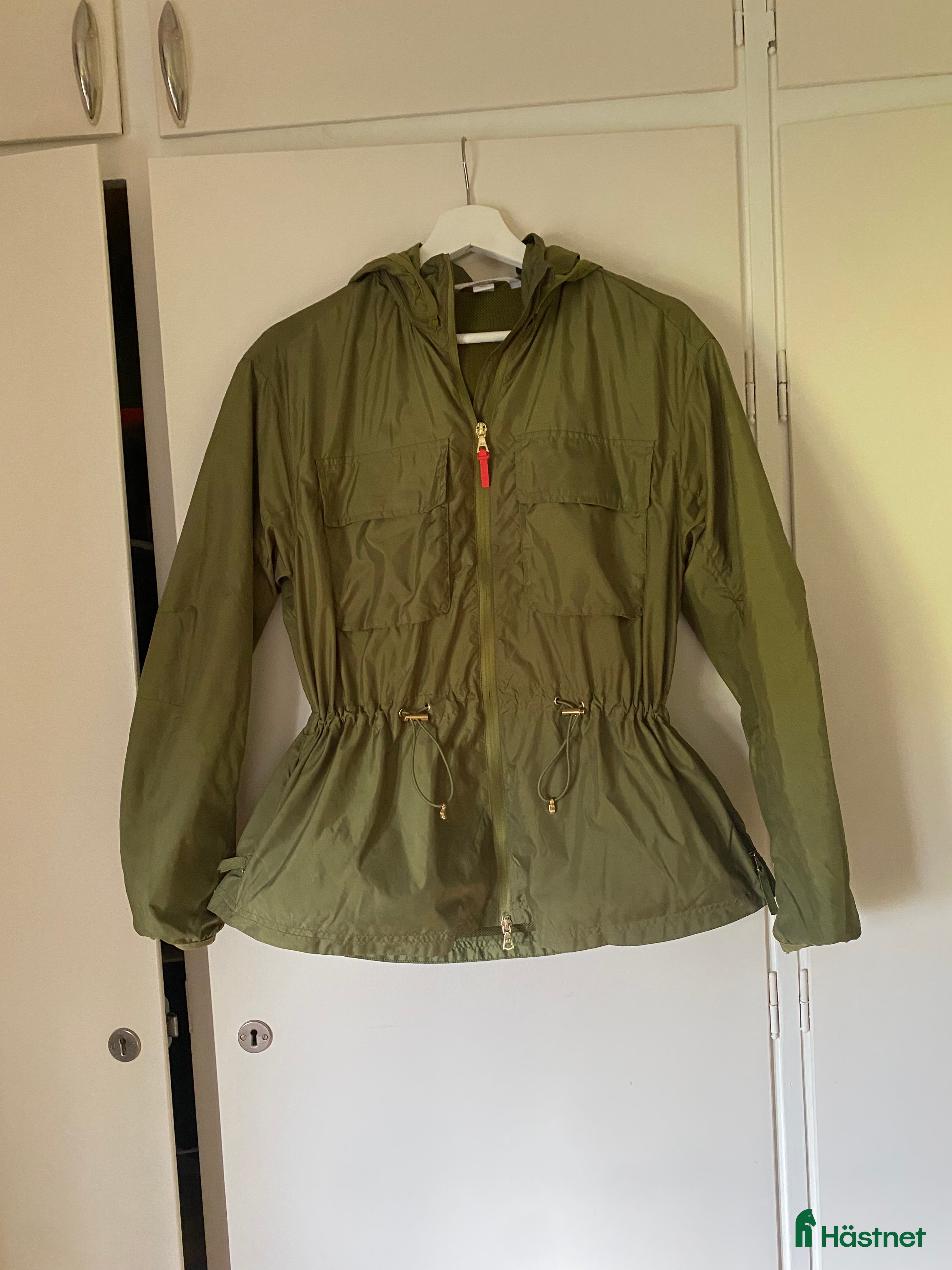 Jackor & Kavajer ryttarutrustning till salu: All in equestrian jacka  i Skurup - Annons 1