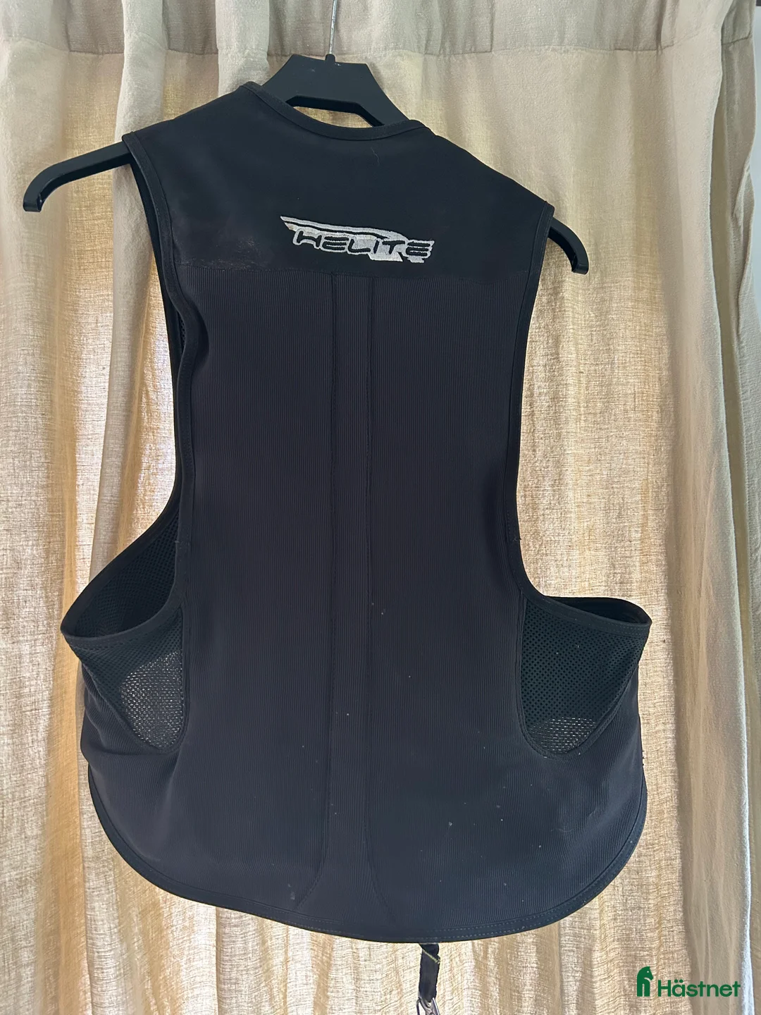 Säkerhetsvästar ryttarutrustning till salu: Helite säkerhetsväst (child M) i Arboga - Annons 4