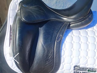 Sadlar hästutrustning till salu: Santa Cruz dressyrsadel i Hunnebostrand - Annons 11
