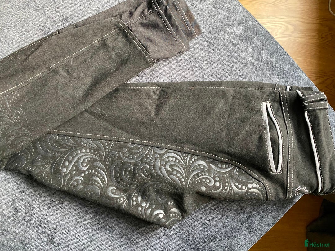 Ridbyxor ryttarutrustning till salu: Ridbyxor helskodda  i Jönköping - Annons 3