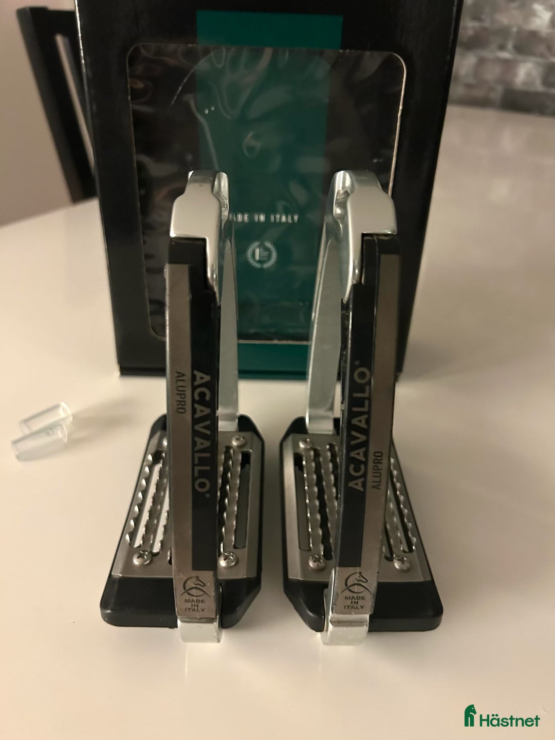 Stigbyglar hästutrustning till salu: Acavallo stigbyglar i Trelleborg - Annons 2