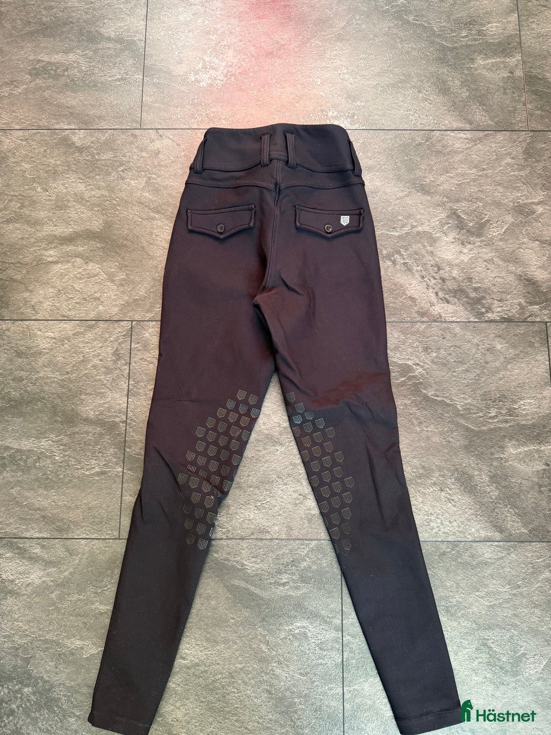 Ridbyxor ryttarutrustning till salu: Ridbyxor + hoodie  i Halmstad - Annons 6