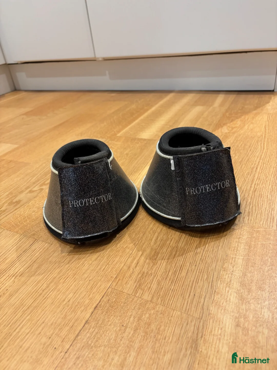 Benskydd hästutrustning till salu: Glittriga boots - Annons 2