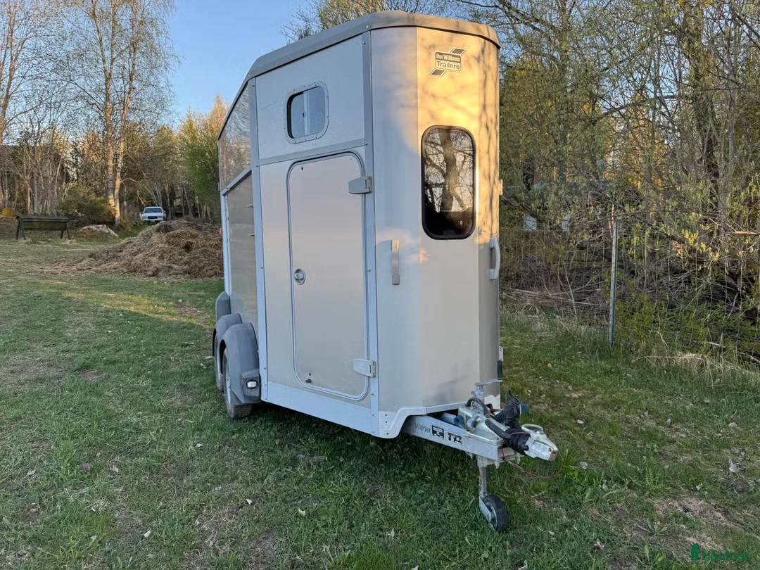 Hästtransporter  fordon & transport till salu: IFor Williams HB506, 2016, sadelkammare i Rättvik - Annons 1